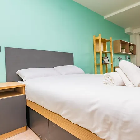 Refurbished Ensuite With Shared Kitchen At Montrose In Apartman Dublin